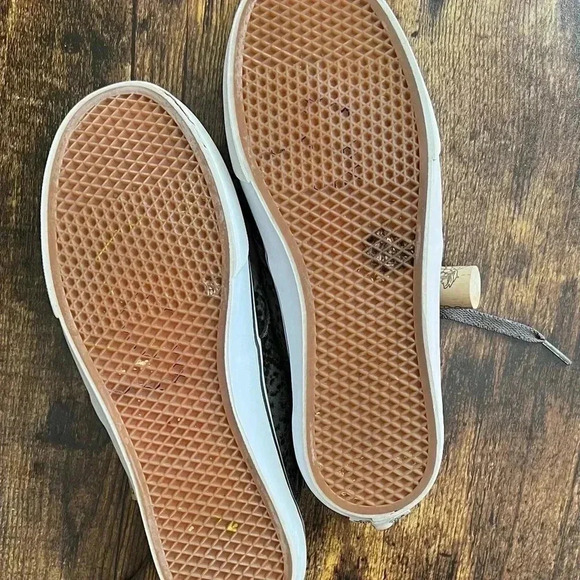 VANS | women’s suede snakeskin lace up classic sneakers. Size: 8 - Picture 3 of 11